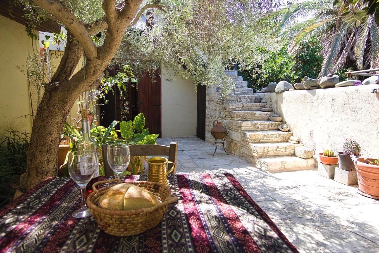 Отель Avli-The Courtyard Никосия Экстерьер фото